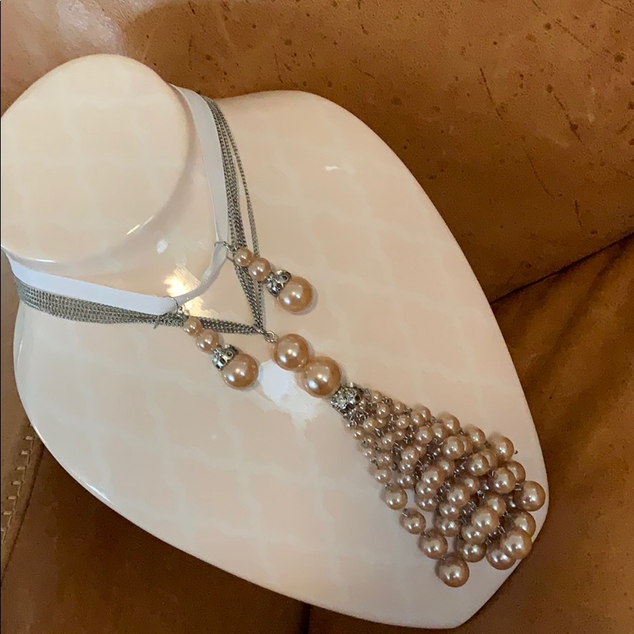Peachtree Necklace And Earrings 47$